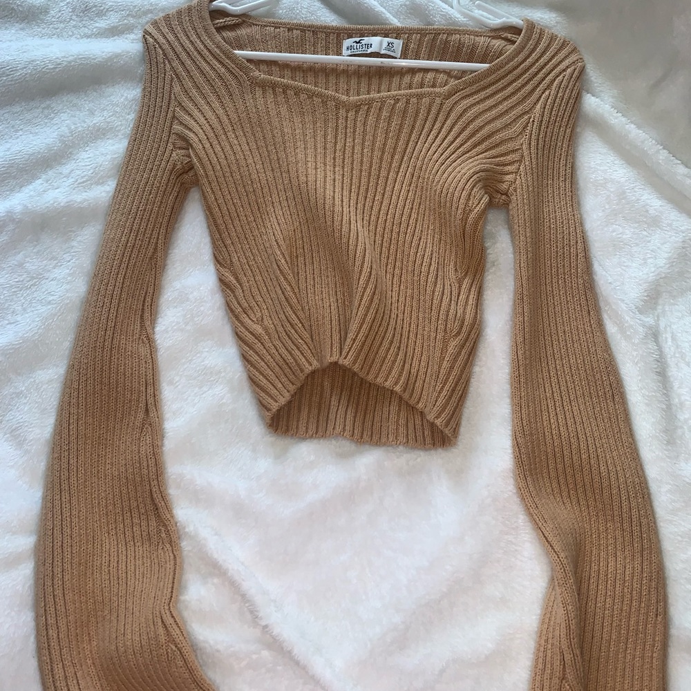 Hollister Cropped sweater